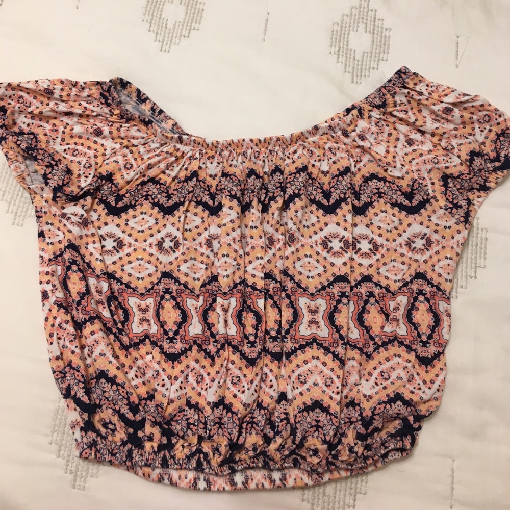 LAST CHANCE MOVING SALE-Crop Top