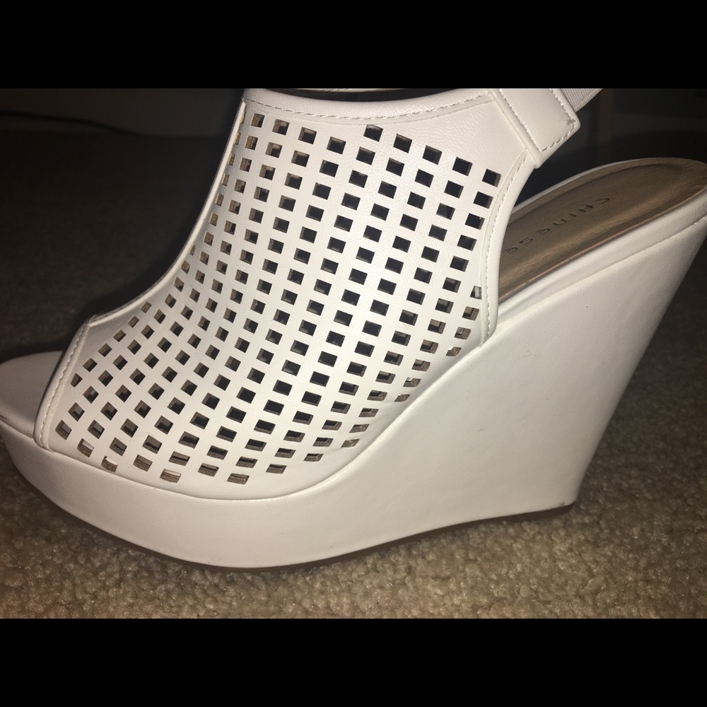 White Wedges - Picture 5 of 5