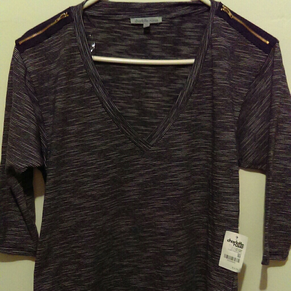 Ladies Charlotte Russe Zippered Top