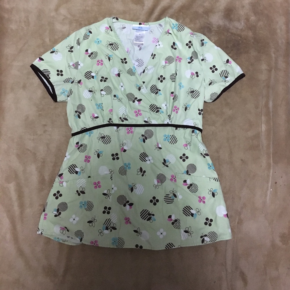 Floral scrub top
