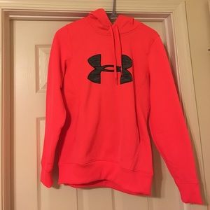 Under Armour Sweatshirt hoodie NWT