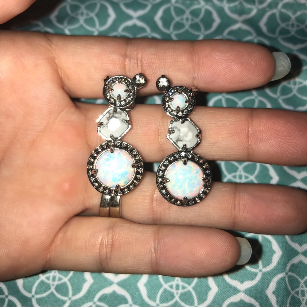 🚫SOLD🚫 Caralyn Ear Cuff in White Opal