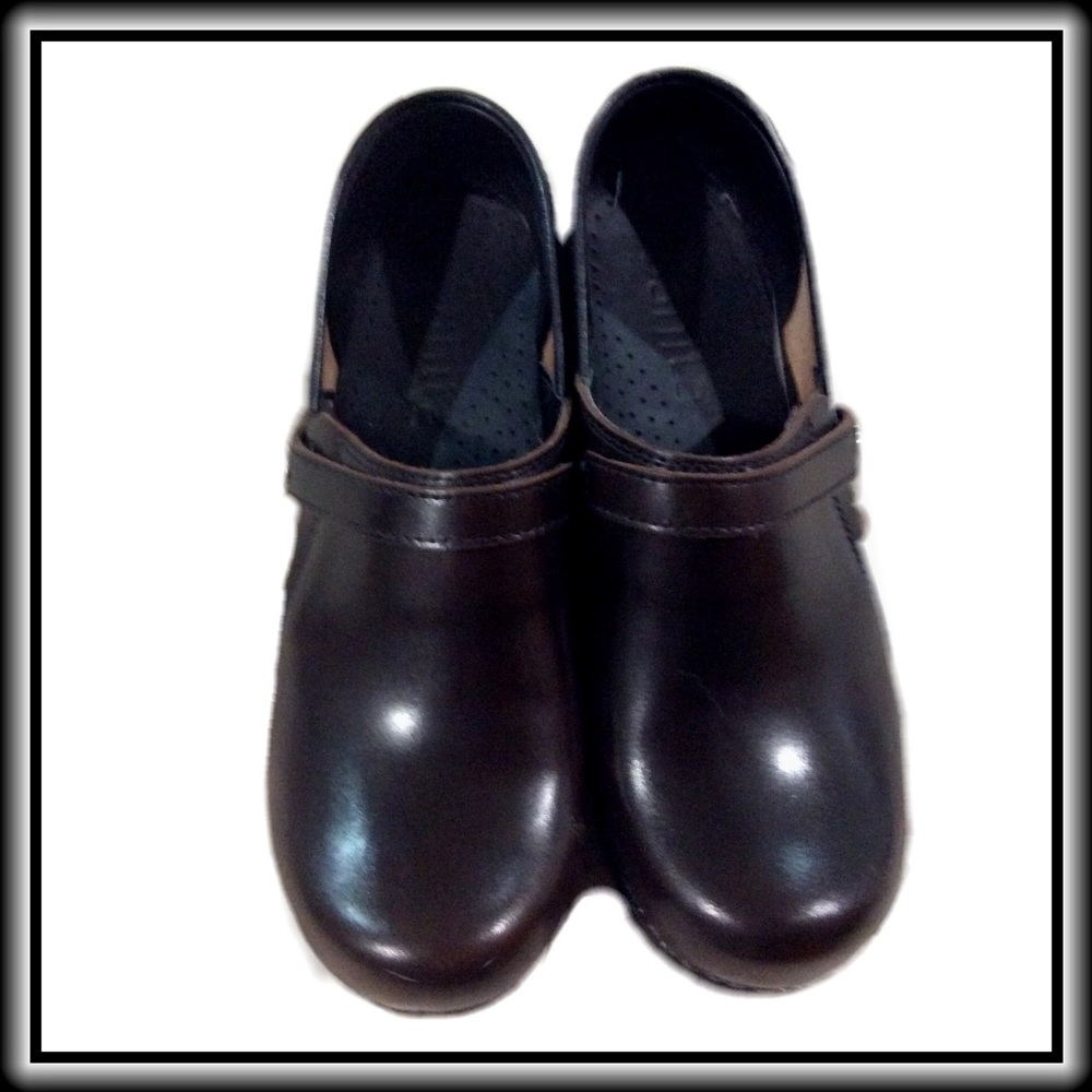 SANITA CLOGS DEEP, DARK CHOCOLATE      🎉HPx2🎉 - Picture 3 of 5