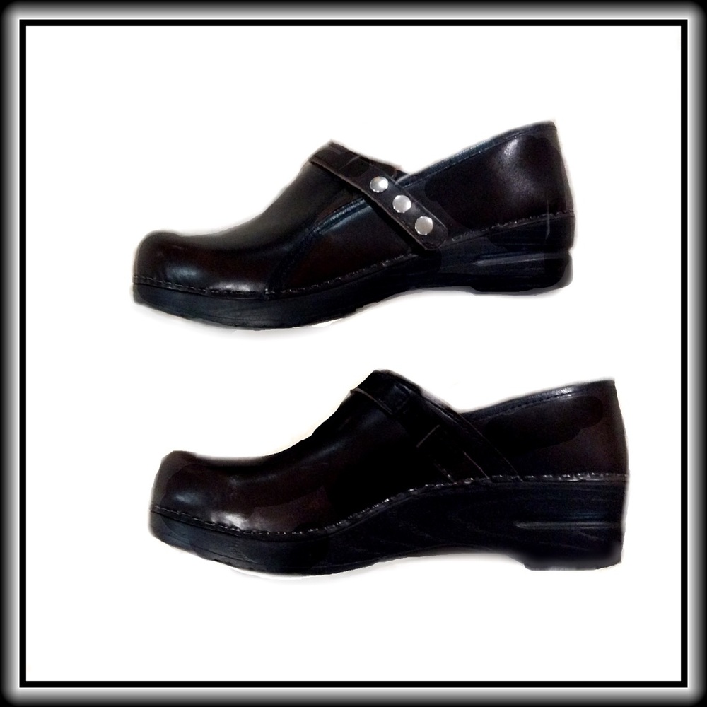 SANITA CLOGS DEEP, DARK CHOCOLATE      🎉HPx2🎉 - Picture 2 of 5