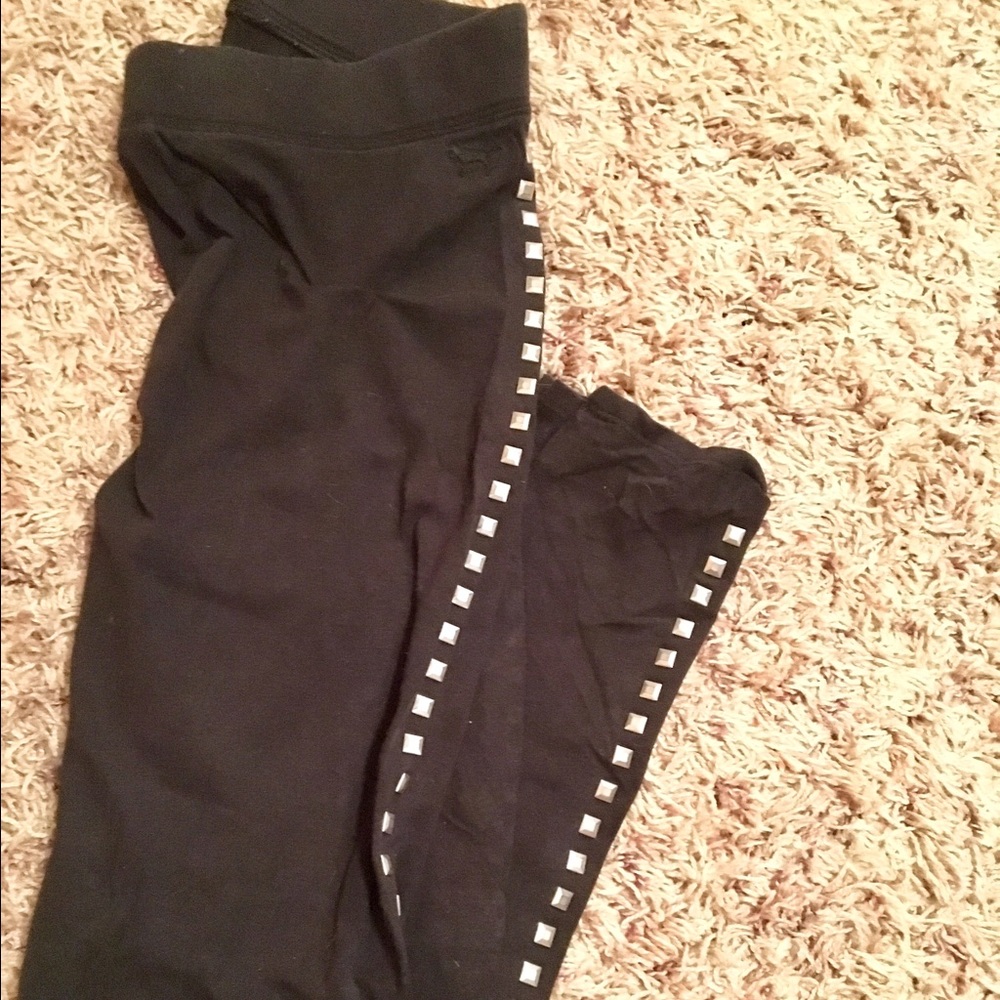 SOLDVictoria's Secret / pink studded leggings