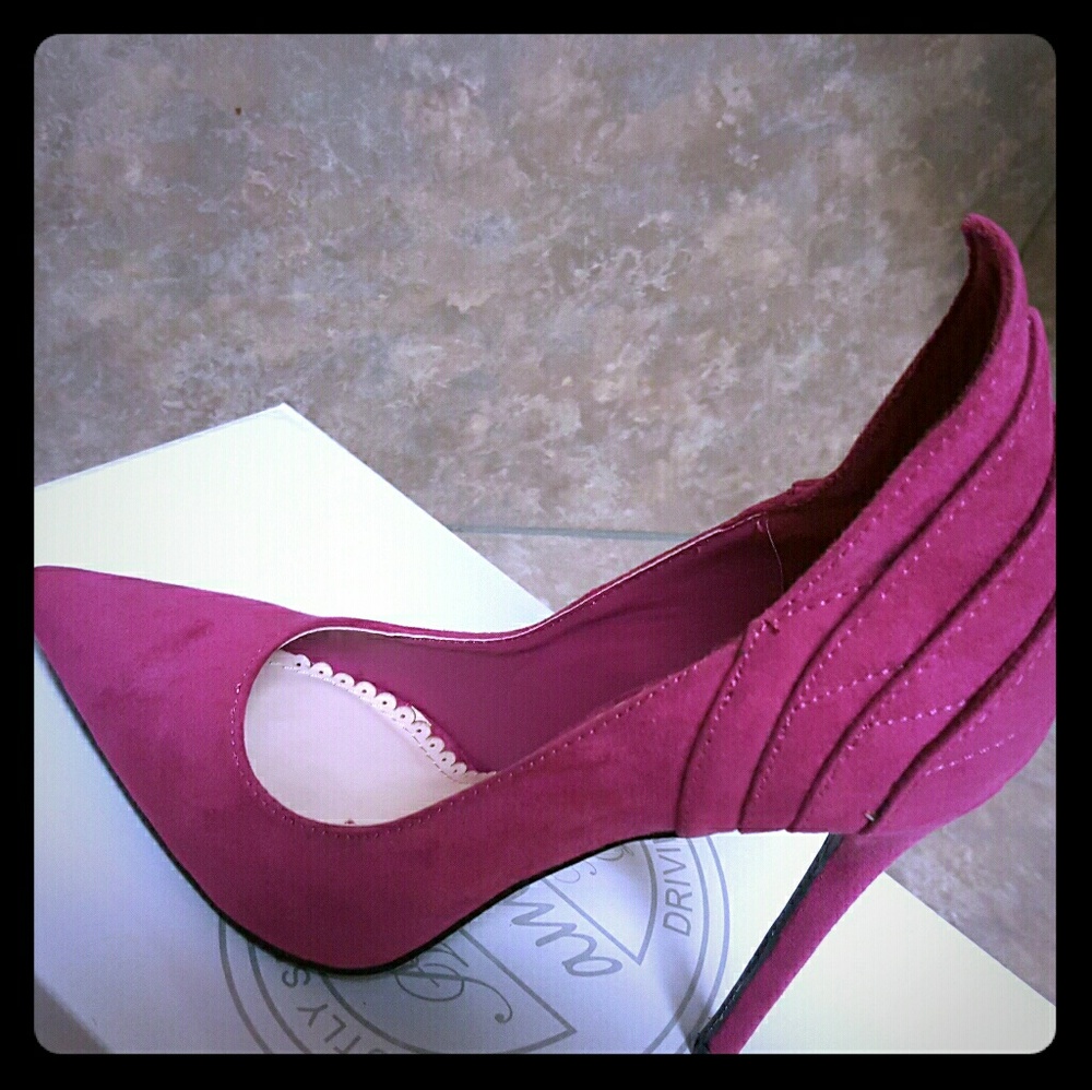 NWOT Madison shoes by Shoedazzle in Fuchsia color