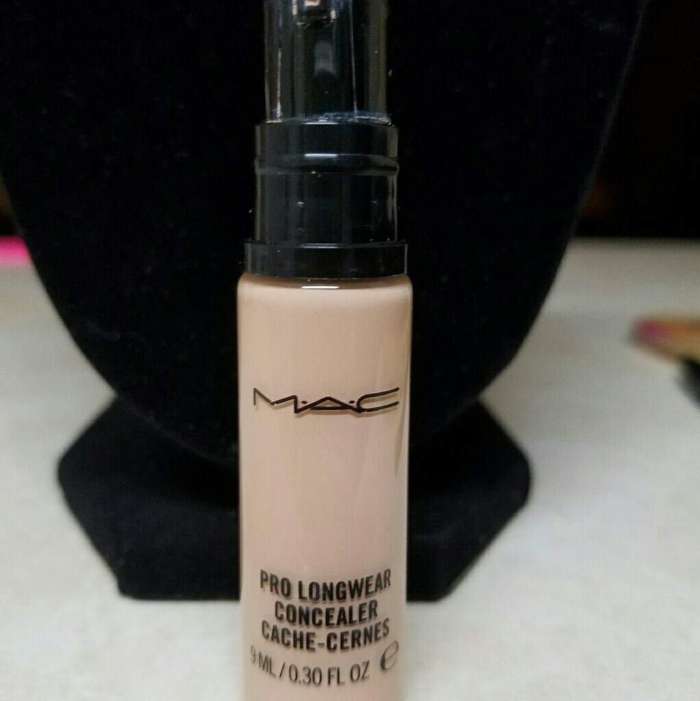 MAC PRO long wear concealer