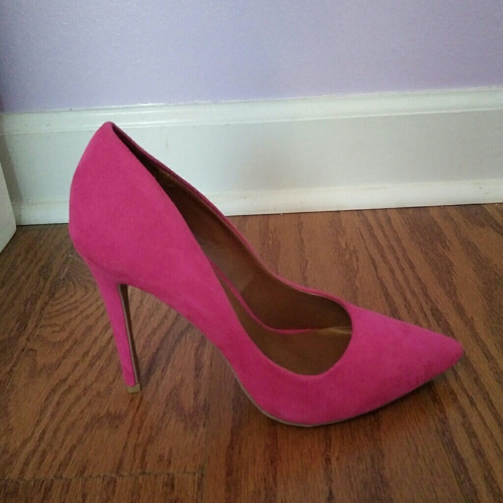 Pink Pumps - Picture 2 of 2