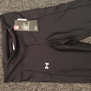 SMALL UNDER ARMOUR LEGGINGS NEVER WORN