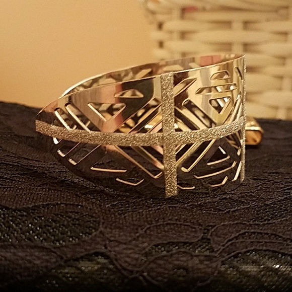 🆕Silver Bangle - Picture 5 of 7