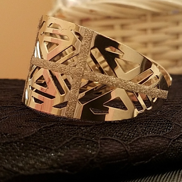 🆕Silver Bangle - Picture 4 of 7