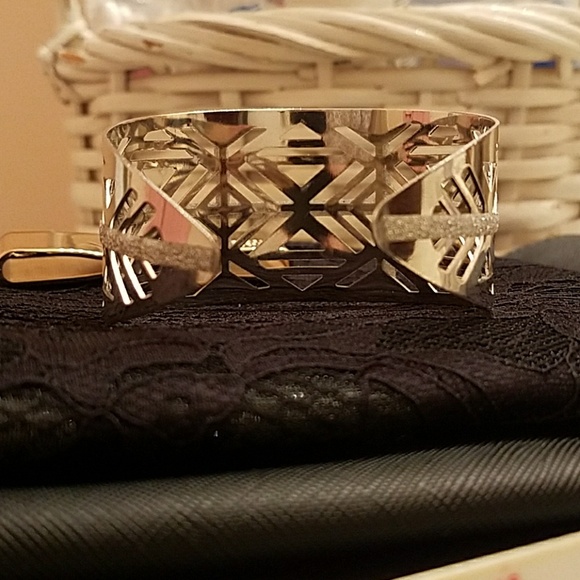 🆕Silver Bangle - Picture 6 of 7