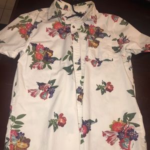 Nice florals shirt ! Nice eye catching colors