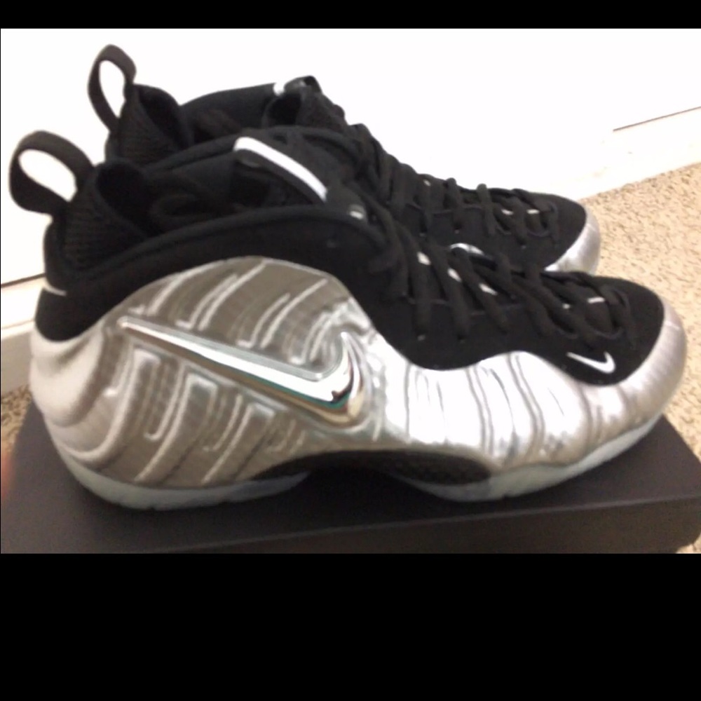 Foamposite pro silver surfer Size 12