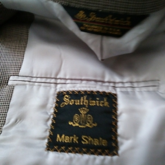 Mens suit - Picture 6 of 8