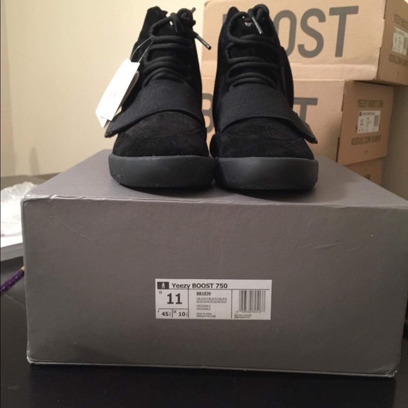Yeezy 750 black main image 4