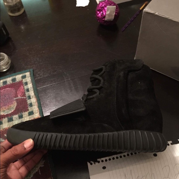 Yeezy 750 black main image 6