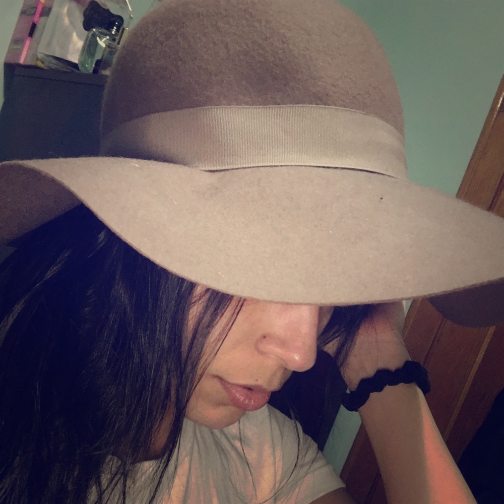 Hat - Picture 3 of 3