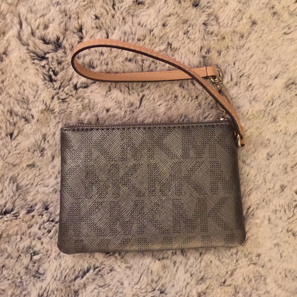 Michael Kors Wristlet - Picture 4 of 4