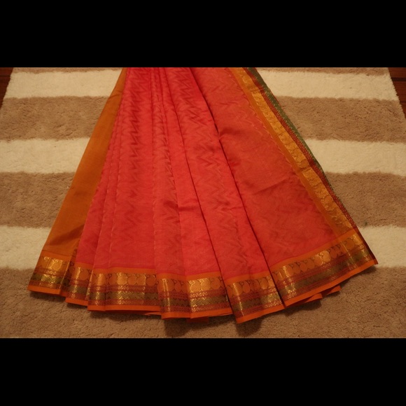 Saree - Picture 4 of 4