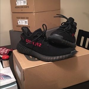 Yeezy 350 black