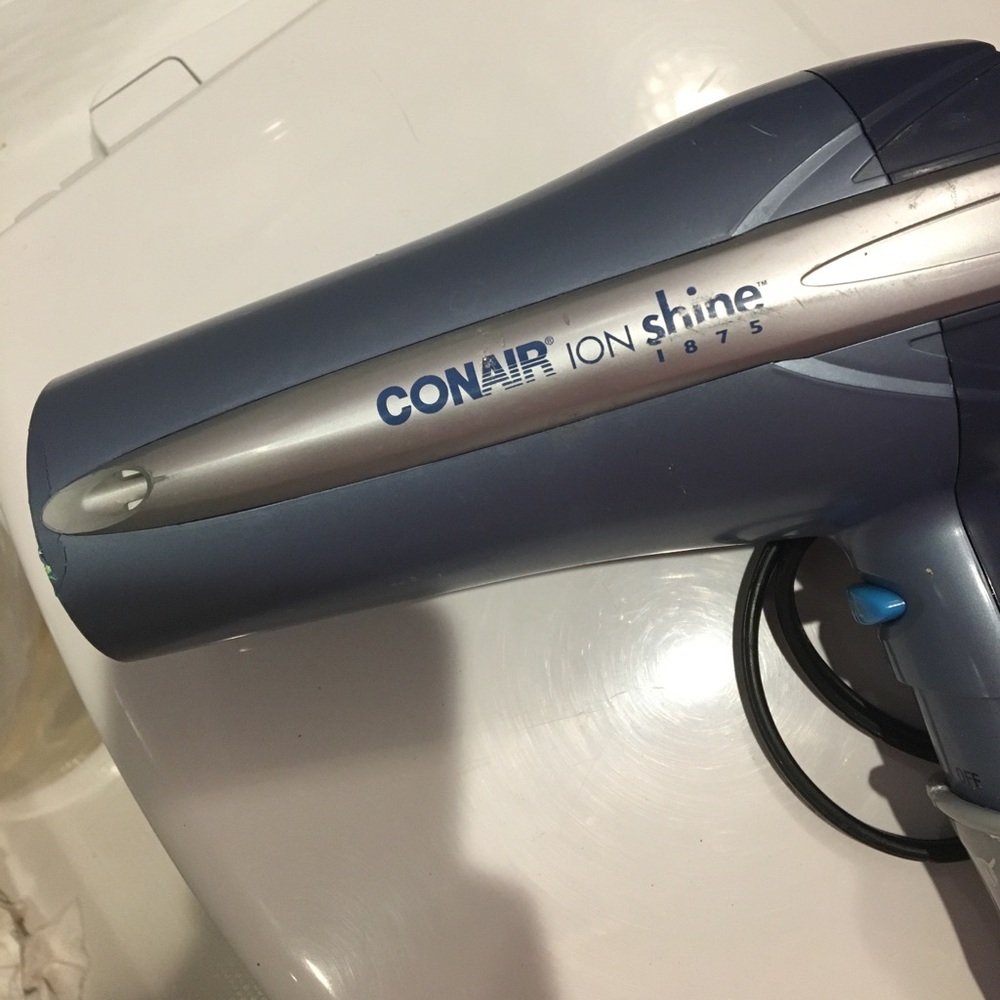 Hair blow dryer