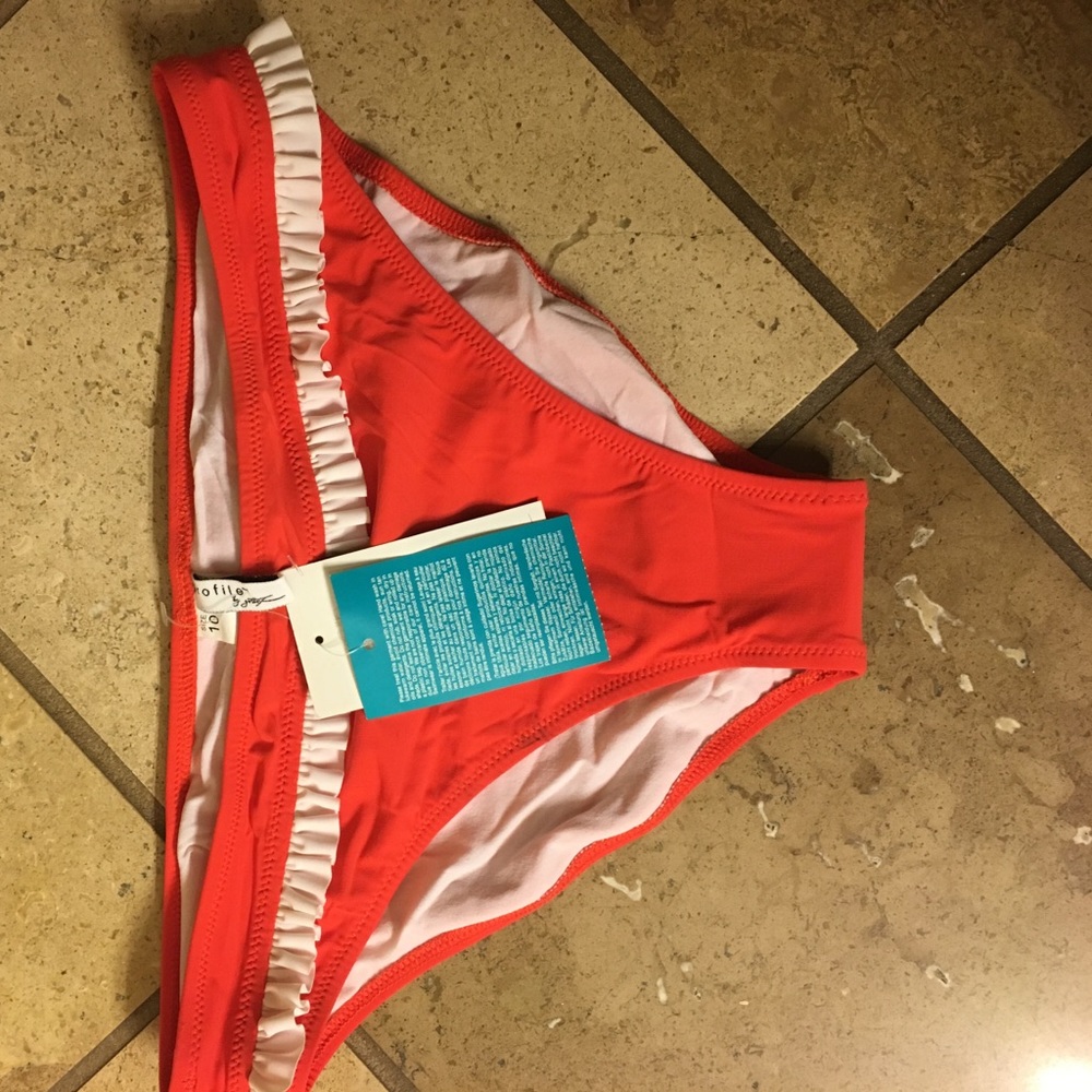 ⭐️⭐️one Hour Sale⭐️⭐️Poppy Red Bikini 👙