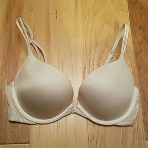 White Victoria's Secret Very Sexy Push Up Bra