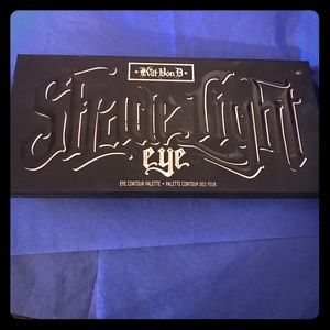 Kat Von D Shade & Light eye