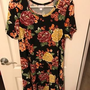**legging material!** Lularoe floral Carly!
