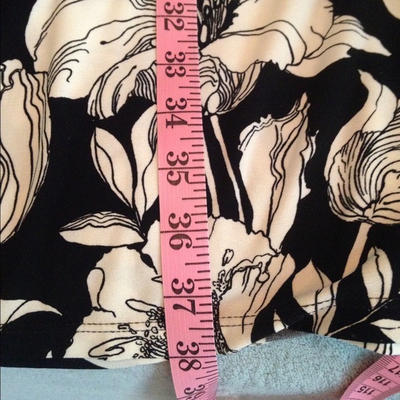 Black & White Floral Dress - Picture 7 of 7