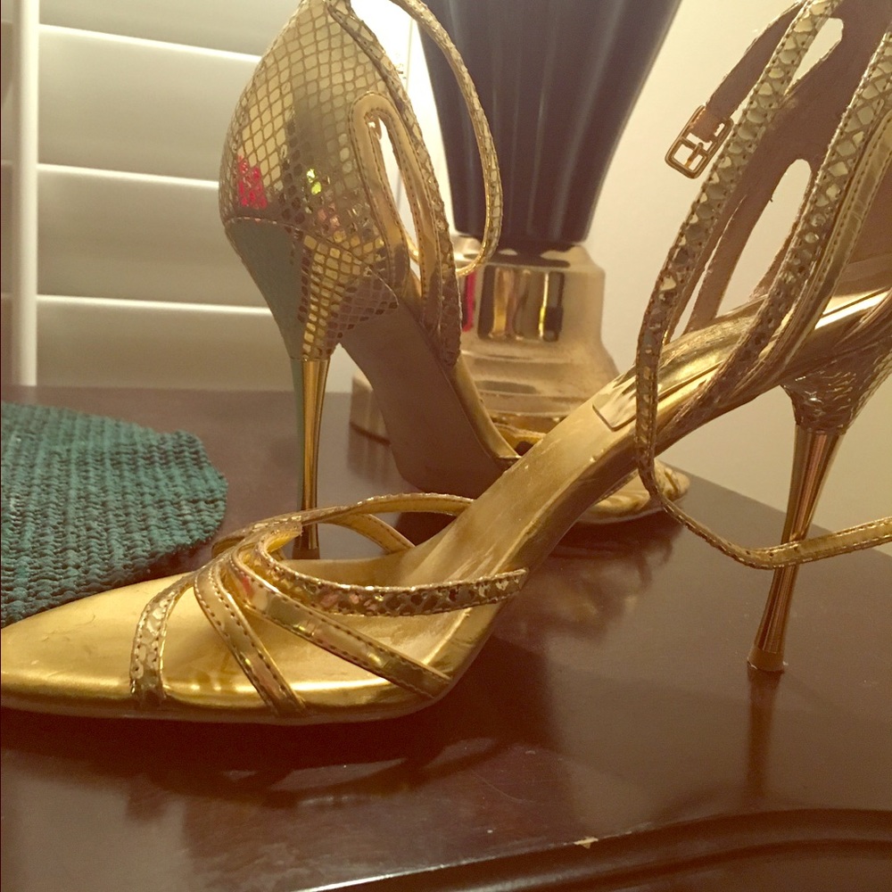 Gold Guess snake skin print / gold strappy heels