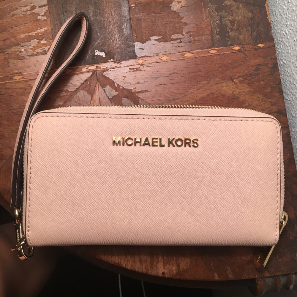 Michael Kors Wristlet