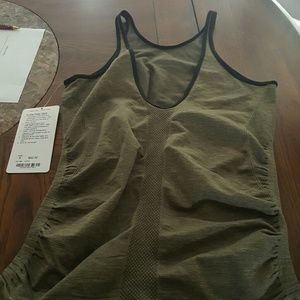 Lululeman Inflow tank - nwt