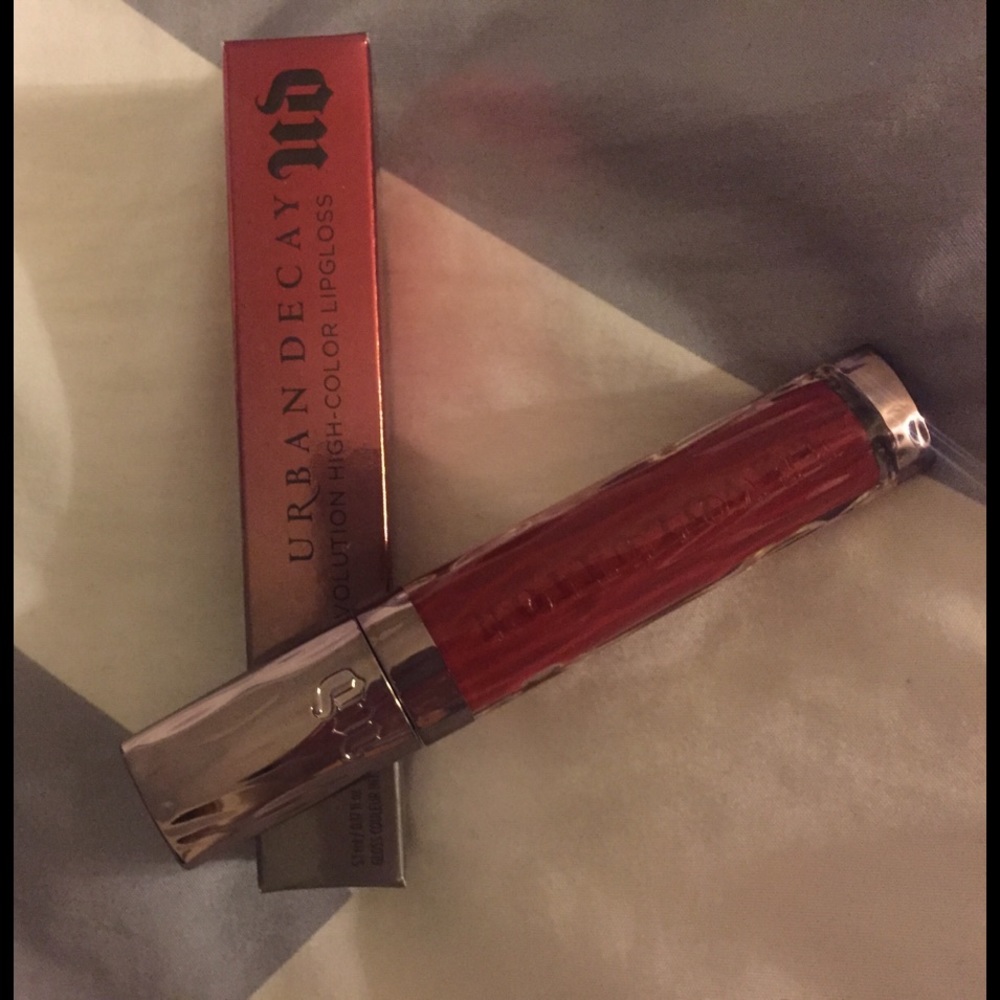 UD Revolution High Color Lip Gloss in Brickhouse