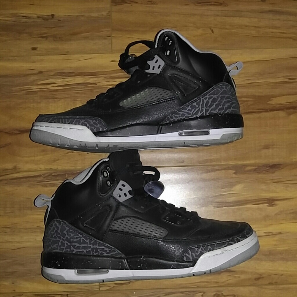 Nike Air Jordan Retro 6..Blk/Gray ...Size 7 ..GIRL