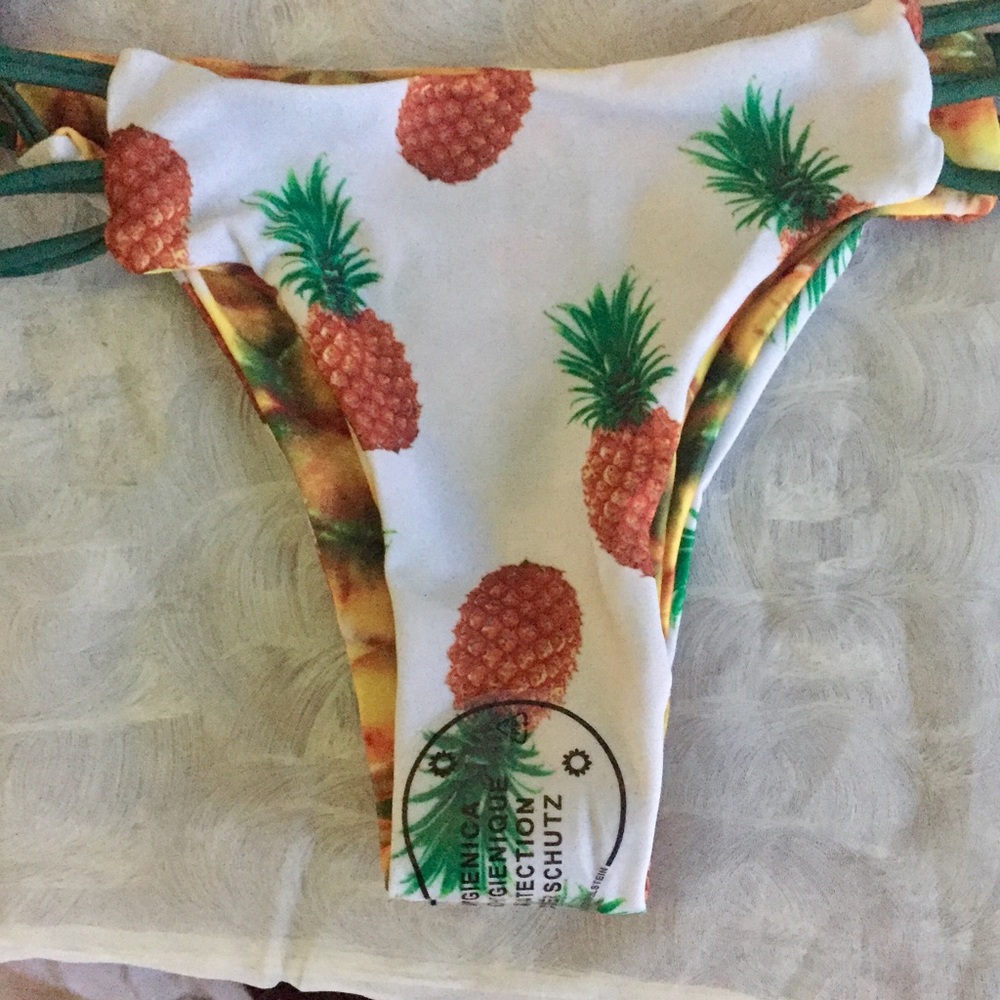 🍍 Reversible pineapple bikini set 🍍 - Picture 5 of 7