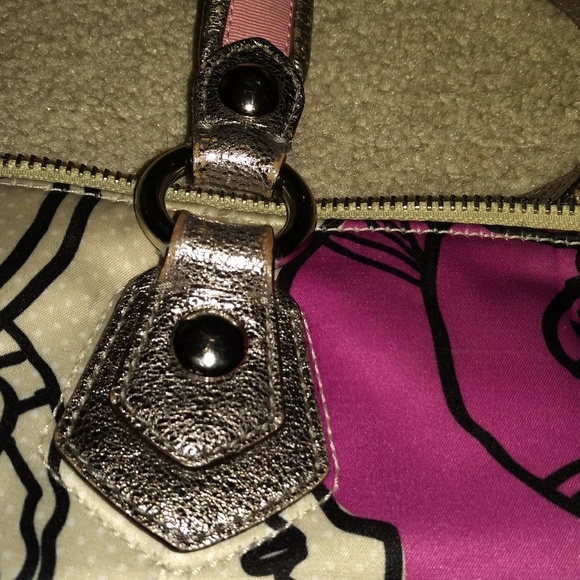 Coach Poppy Handbag - Picture 4 of 7