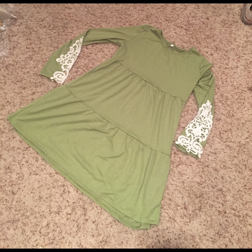 Long sleeve green dress