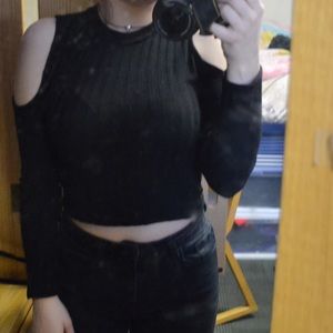 Open shoulder crop top