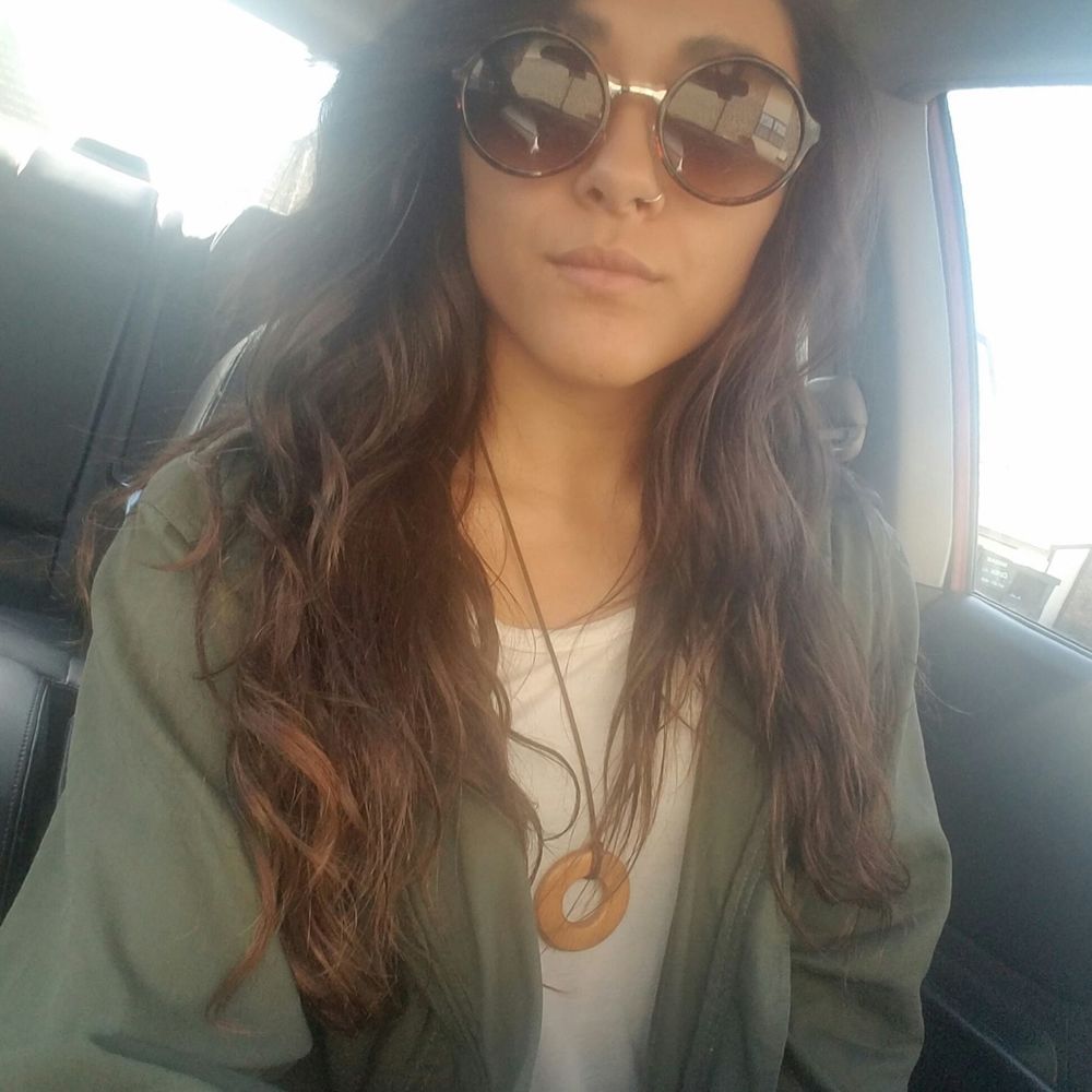 Meet your Posher, Alexis