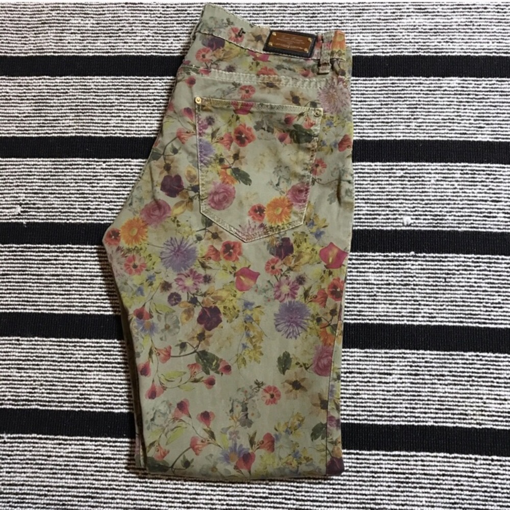 Zara Green Floral Slim-Fit Premium Denimwear (6)