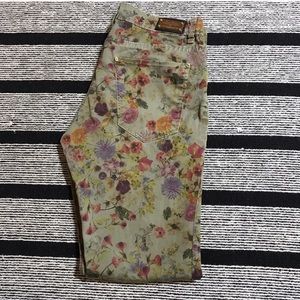 Zara Green Floral Slim-Fit Premium Denimwear (6)