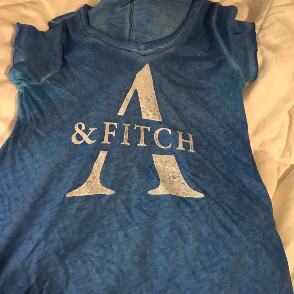 A&F shirt small