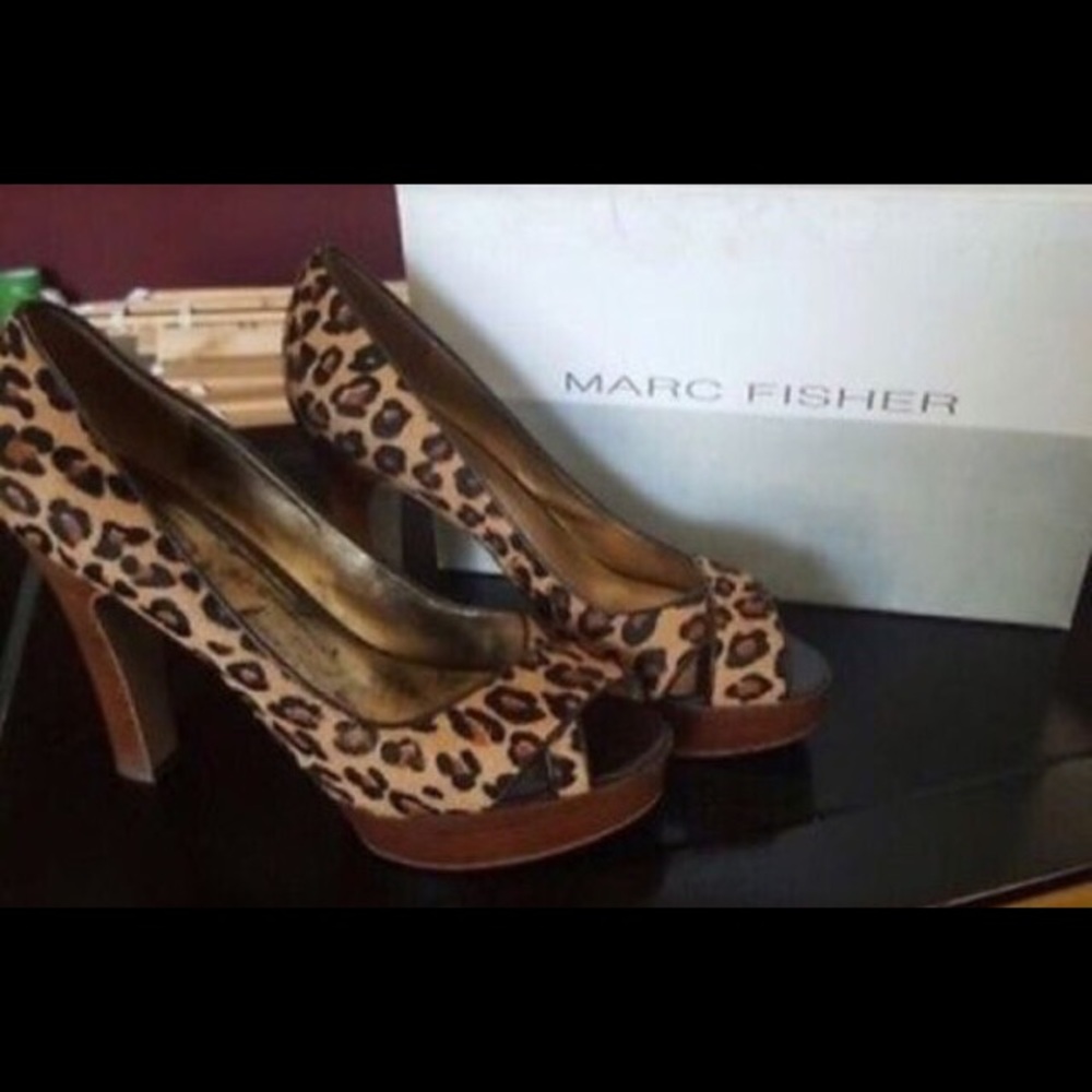 Marc Fisher Leopard peep hole high heels, size 8!