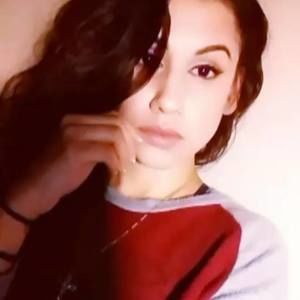 Meet your Posher, Tia