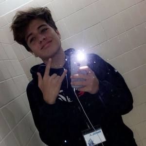 Meet your Posher, Max