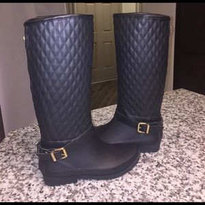 Guess rain boots
