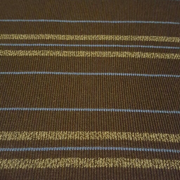 Outfit Woman Black sweater blue & silver stripes - Picture 4 of 7