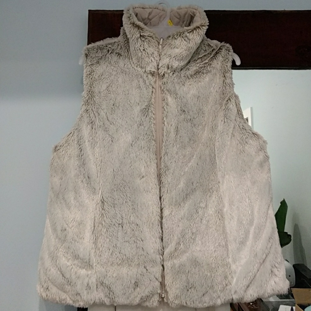 Quilted & fur reversible vest